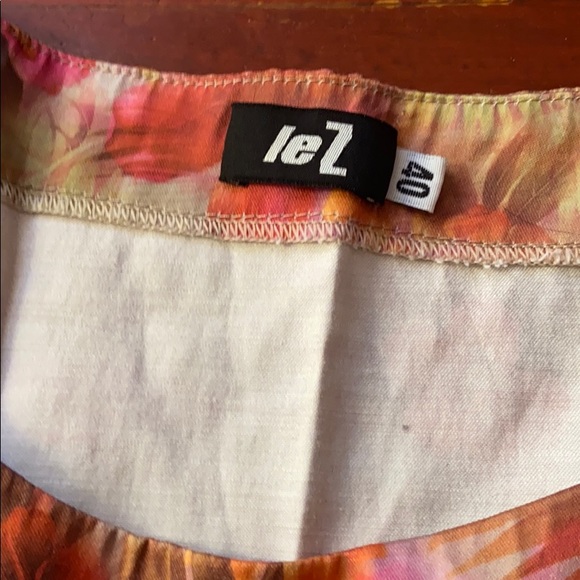 Floral top - Picture 3 of 3